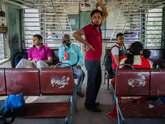 रेलवे ट्रैक को सुधारने पर नहीं दिया गया ध्यान रेलवे ट्रैक को सुधारने पर नहीं दिया गया ध्यान