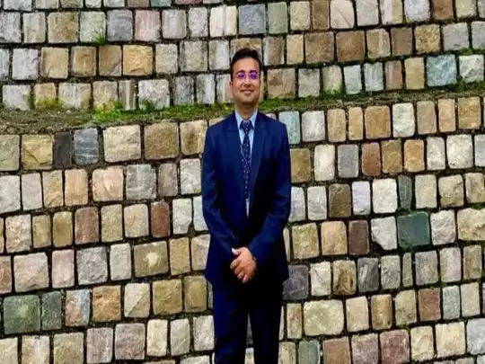 आगरा के रहने वाले हैं पवन आगरा के रहने वाले हैं पवन