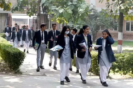 गुड़गांव: नर्सरी से पांचवीं तक की पढ़ाई के लिए फिर से स्कूल खुले गुड़गांव: नर्सरी से पांचवीं तक की पढ़ाई के लिए फिर से स्कूल खुले